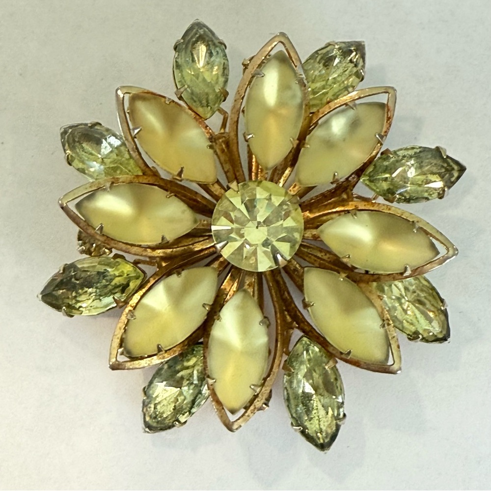 Vintage Frosted Rhinestone Green Floral Statement Brooch Gold Tone Flower Spring - Picture 4 of 13